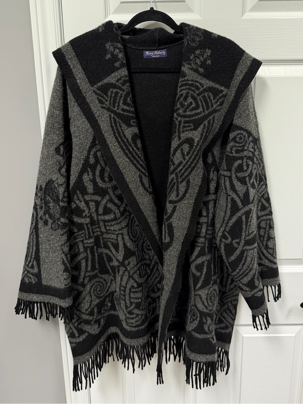 Vintage Mary Flaherty Galway Ireland Celtic  Knot Wool Fringe Cape
